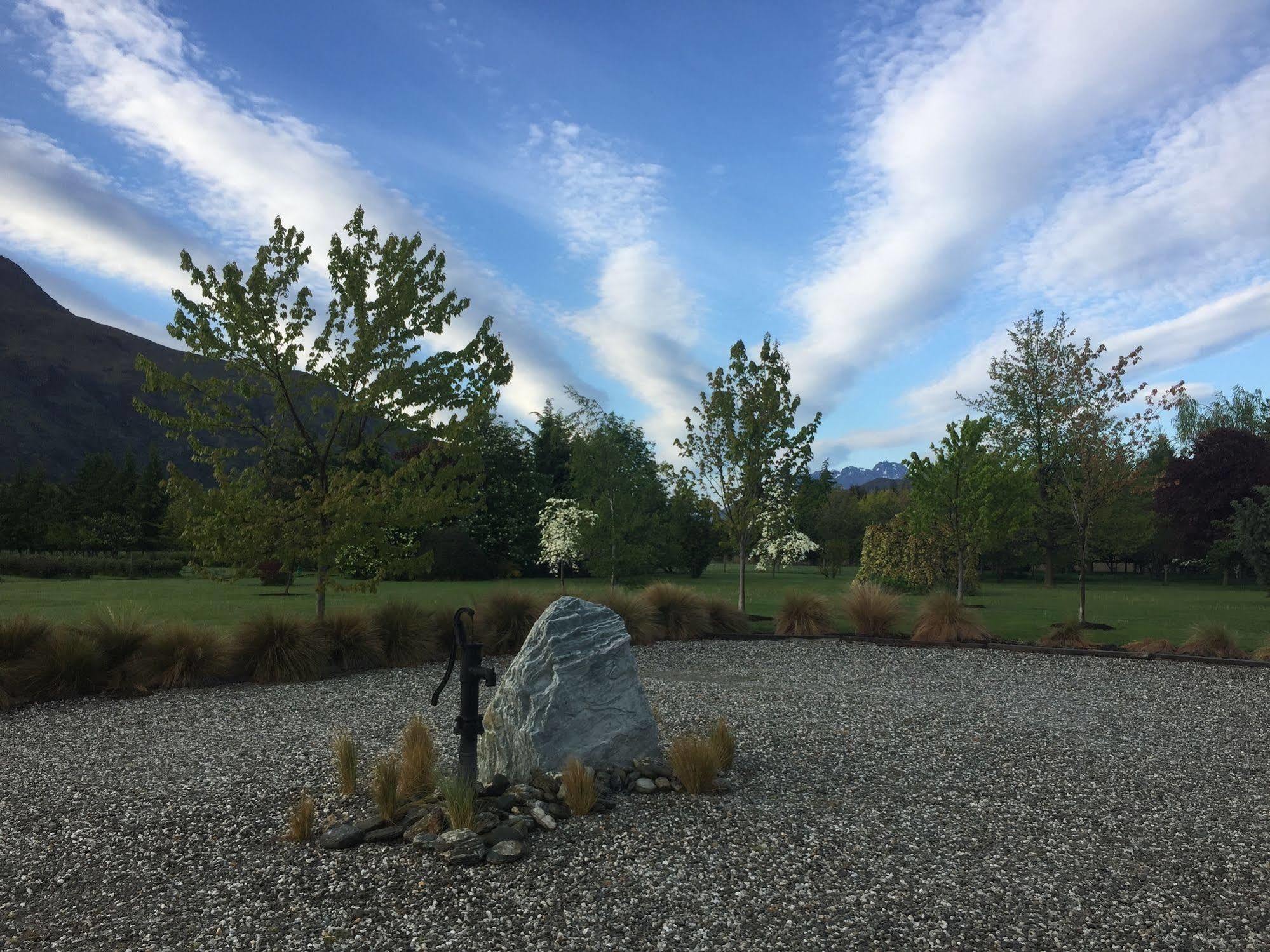 Queenstown Country Lodge Lake Hayes Екстериор снимка